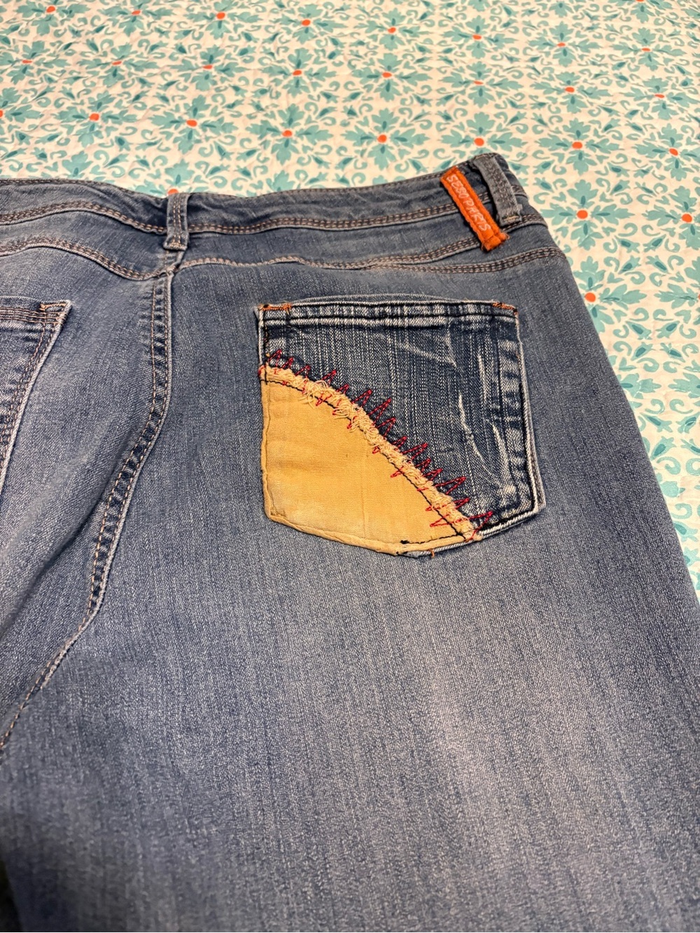 Bandolino Embellished Artsy Cropped Jeans Sz 12 - Picture 7 of 9